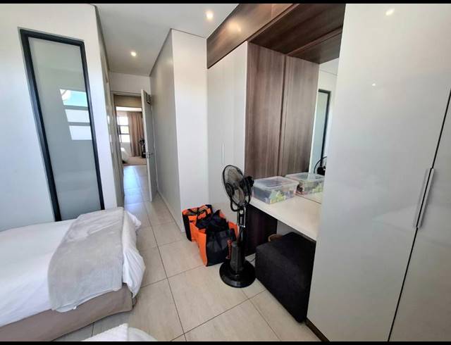 2 BEDROOM APARTMENT FOR SALE IN MENLO PARK